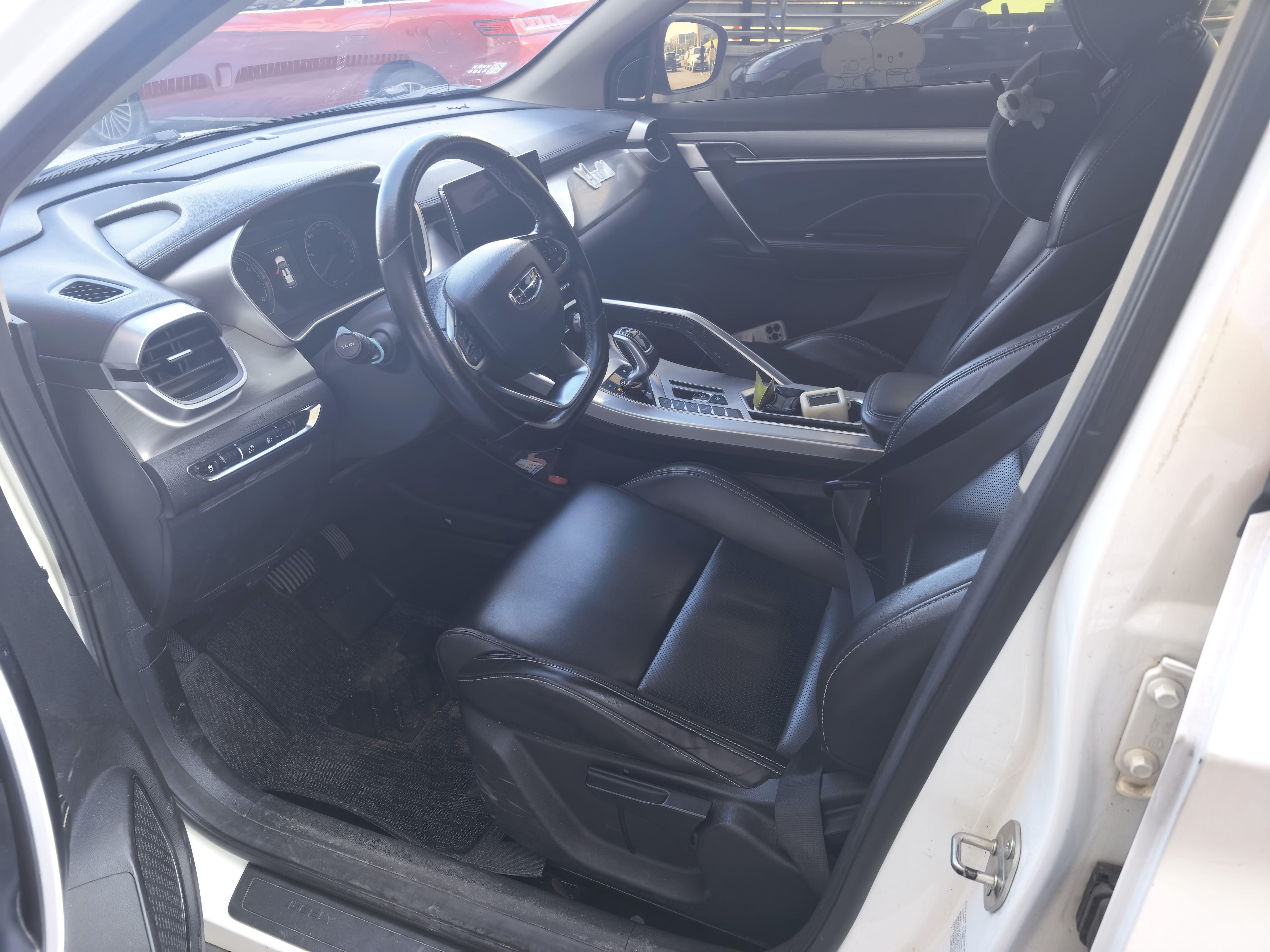 GEELY Coolray 2020 car image #2