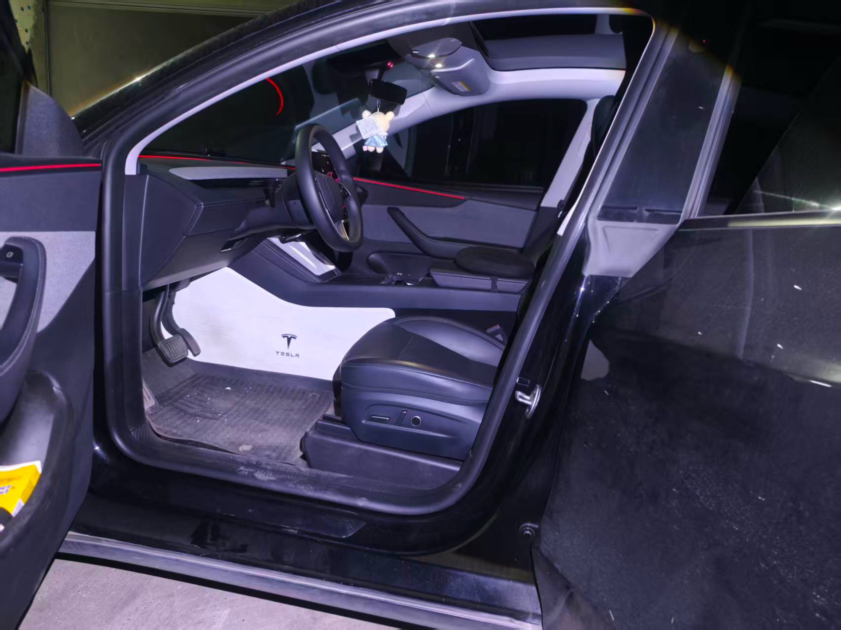 Tesla Model Y 2025 #5 Tesla Model Y 2025 image de voiture #5