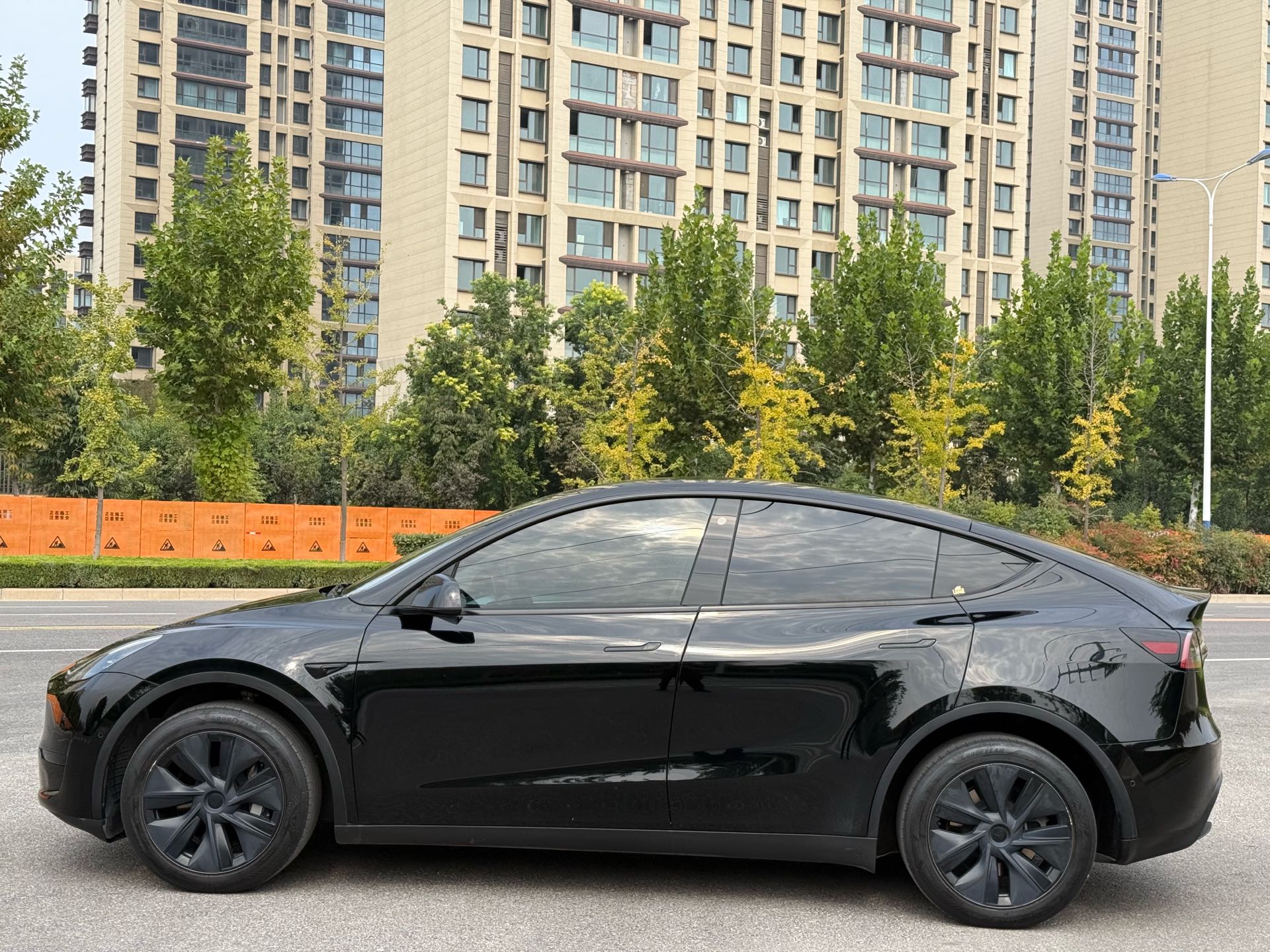 Tesla Model Y 2023 #3 Tesla Model Y 2023 صورة سيارة #3