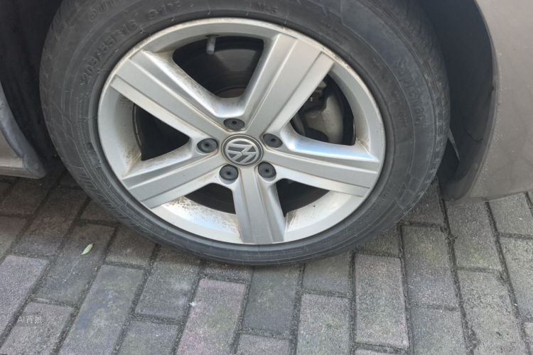 Volkswagen Golf 2017 car image #9