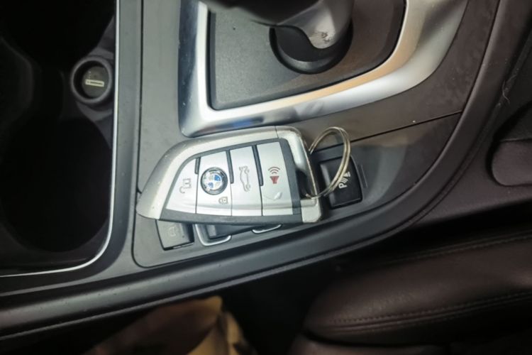 BMW 3 Series 2018 #14 BMW 3 Series 2018 car image #14