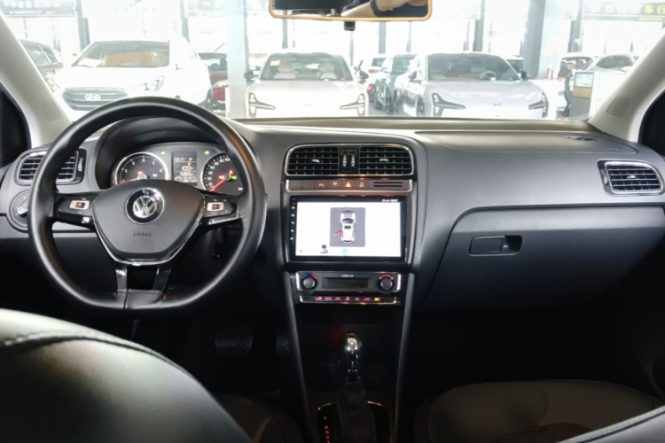 Volkswagen Polo 2017 car image #10