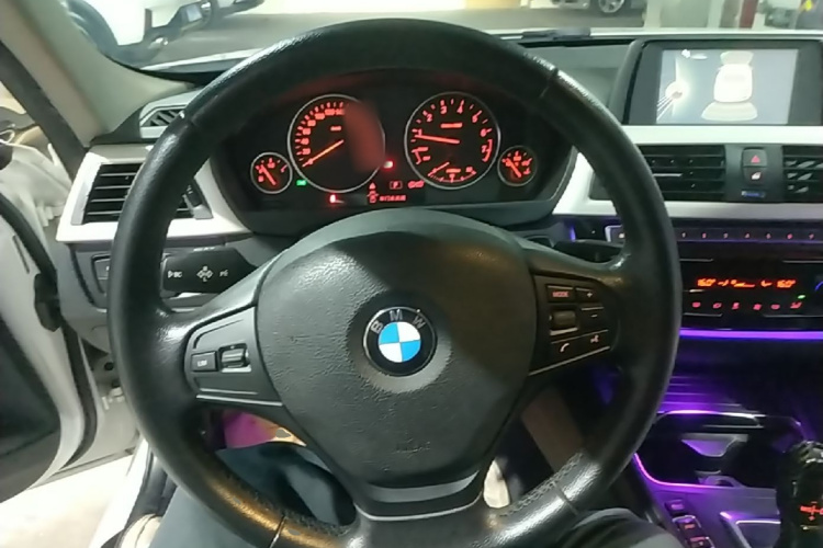 BMW 3 Series 2015 car image #11