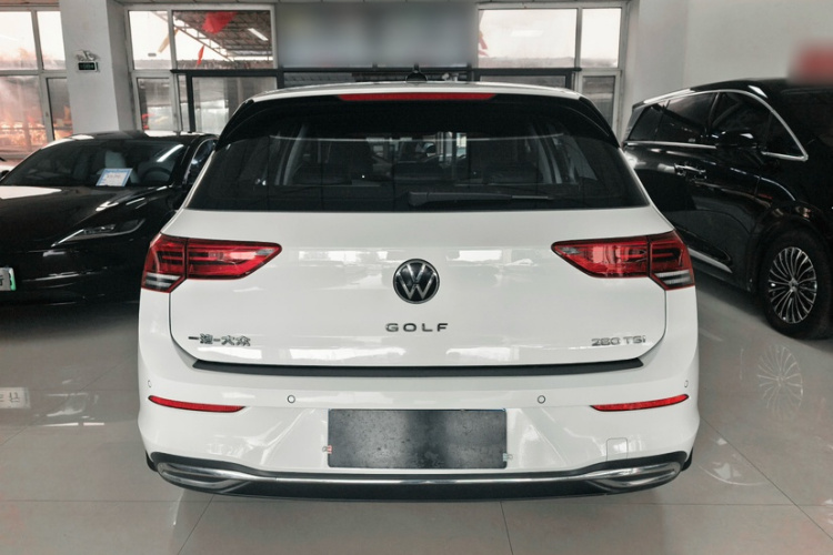 Volkswagen Golf 2023 car image #11