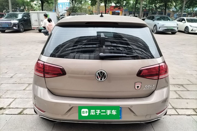 Volkswagen Golf 2020 car image #6