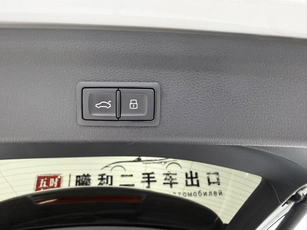 Audi Q3 2022 car image #11