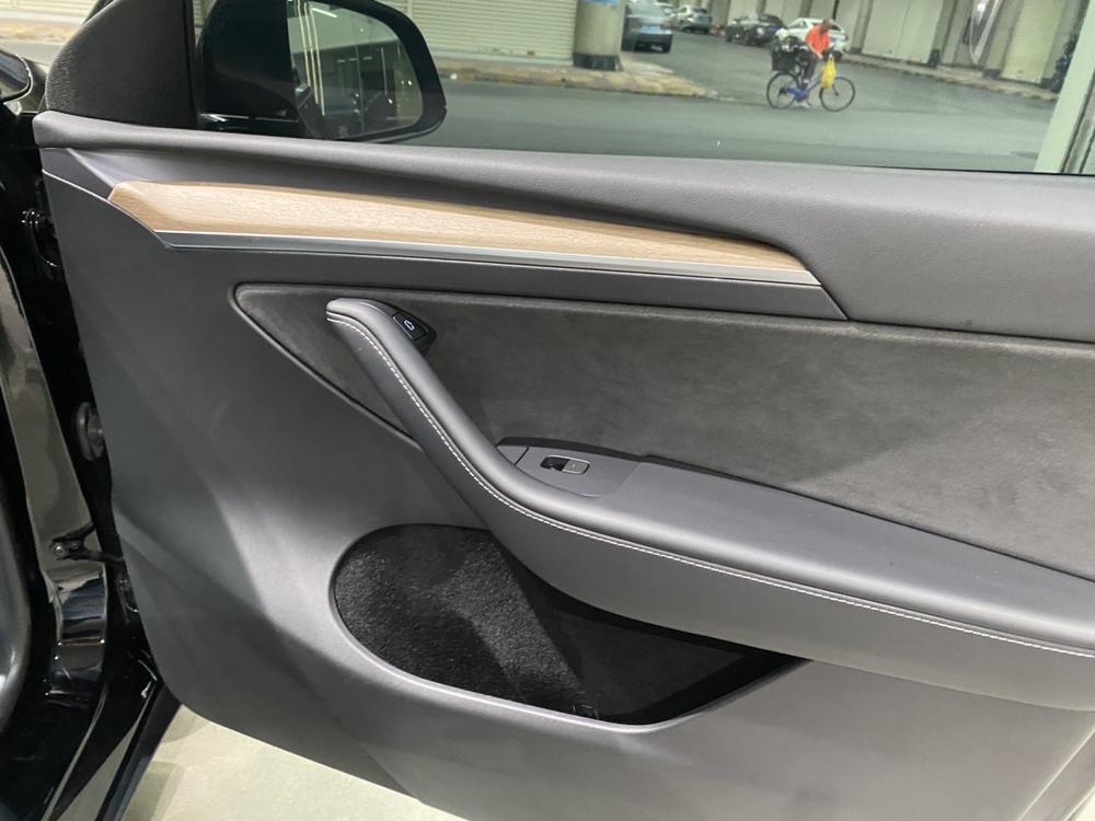 Tesla Model Y 2023 #13 Tesla Model Y 2023 car image #13