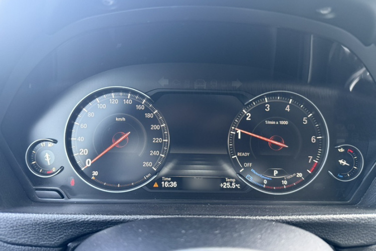 BMW 3 Series 2017 car image #22