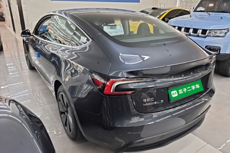 Tesla Model 3 2025 car image #5