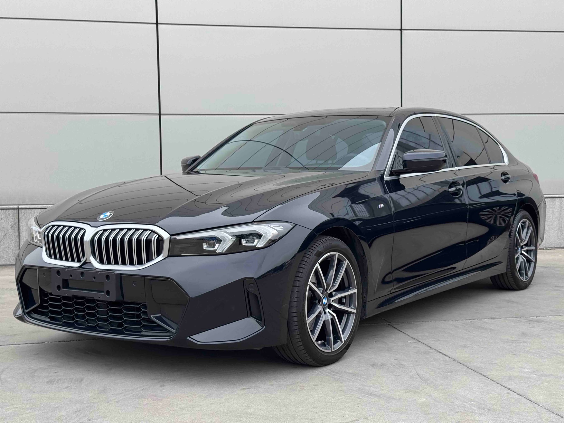 BMW 3 Series 2023 BMW 3 Series 2023 car image