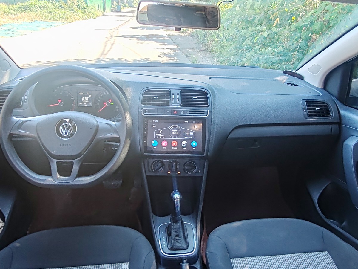 Volkswagen Polo 2018 car image #5