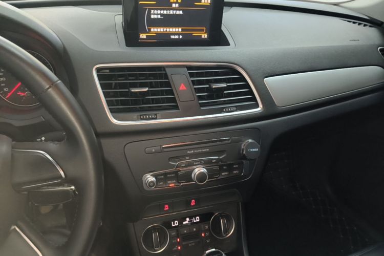 Audi Q3 2018 #13 Audi Q3 2018 car image #13