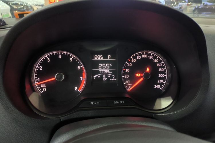 Volkswagen Polo 2018 car image #12