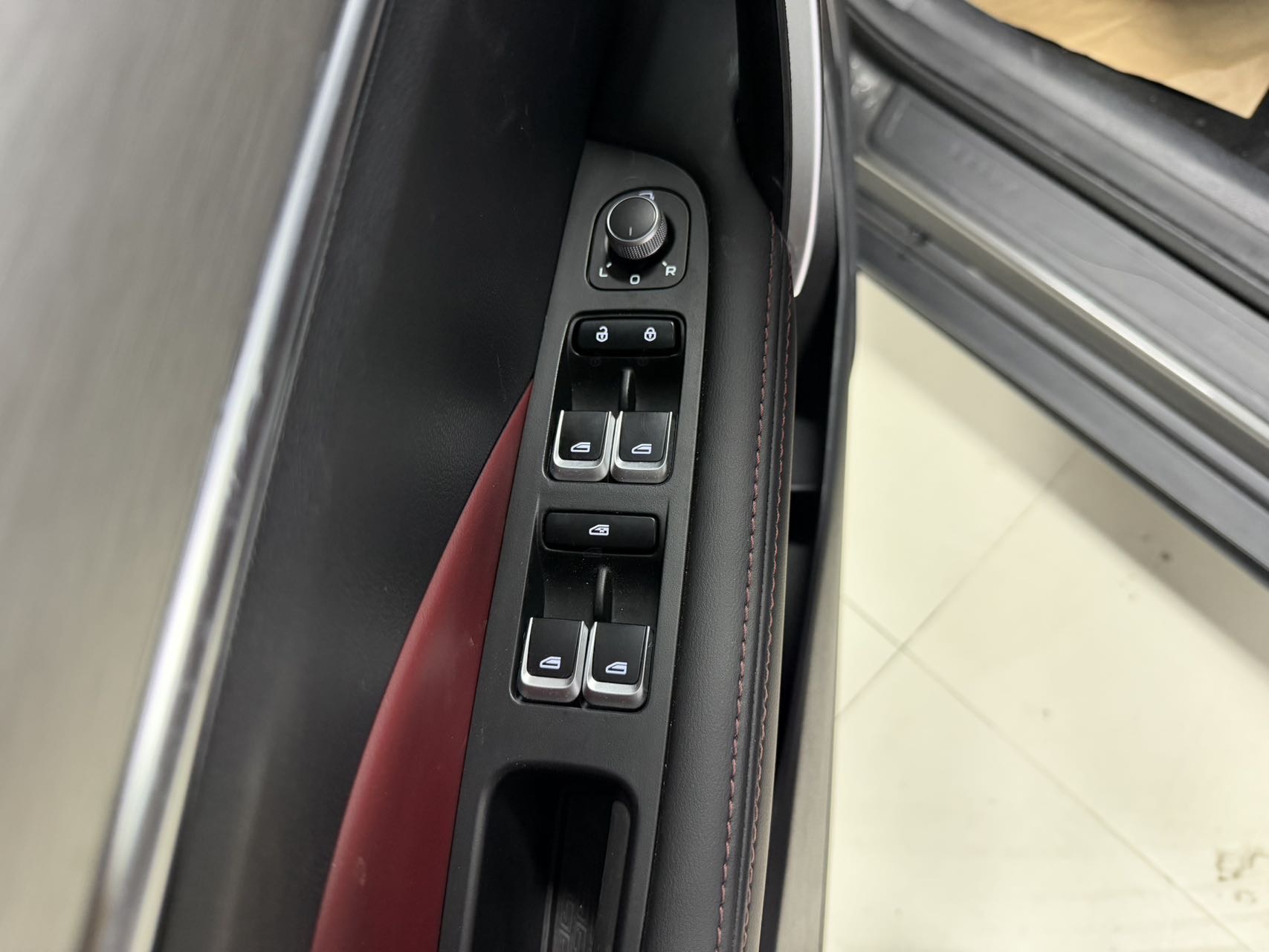 GEELY Coolray 2022 car image #12
