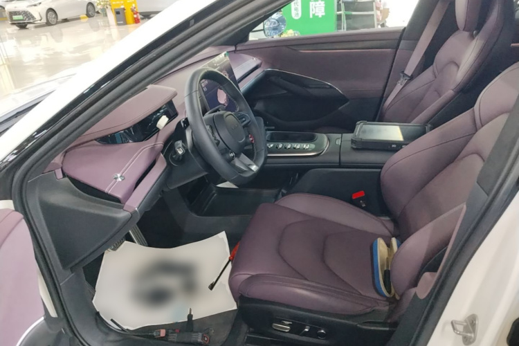 MI SU7 2025 immagine di auto #15