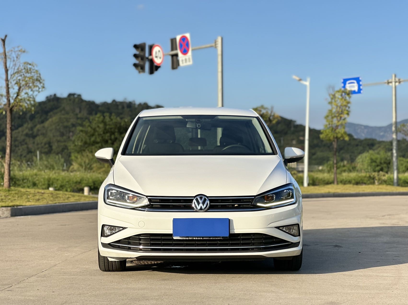 Volkswagen Golf Sportsvan 2019 #2 Volkswagen Golf Sportsvan 2019 car image #2