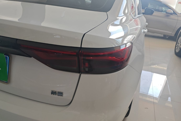 GEELY Emgrand 2025 #8 GEELY Emgrand 2025 car image #8