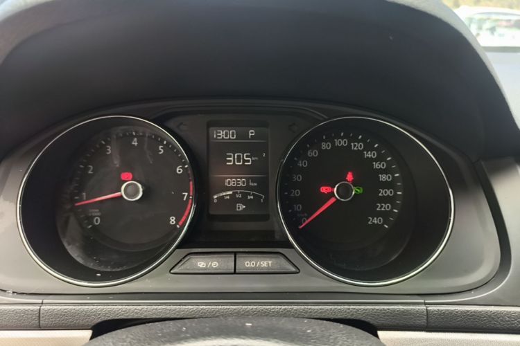 Volkswagen Lavida 2017 car image #12