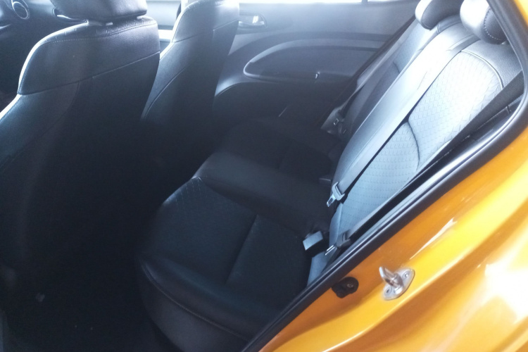 起亚 奕跑 2019 汽车图片 #17