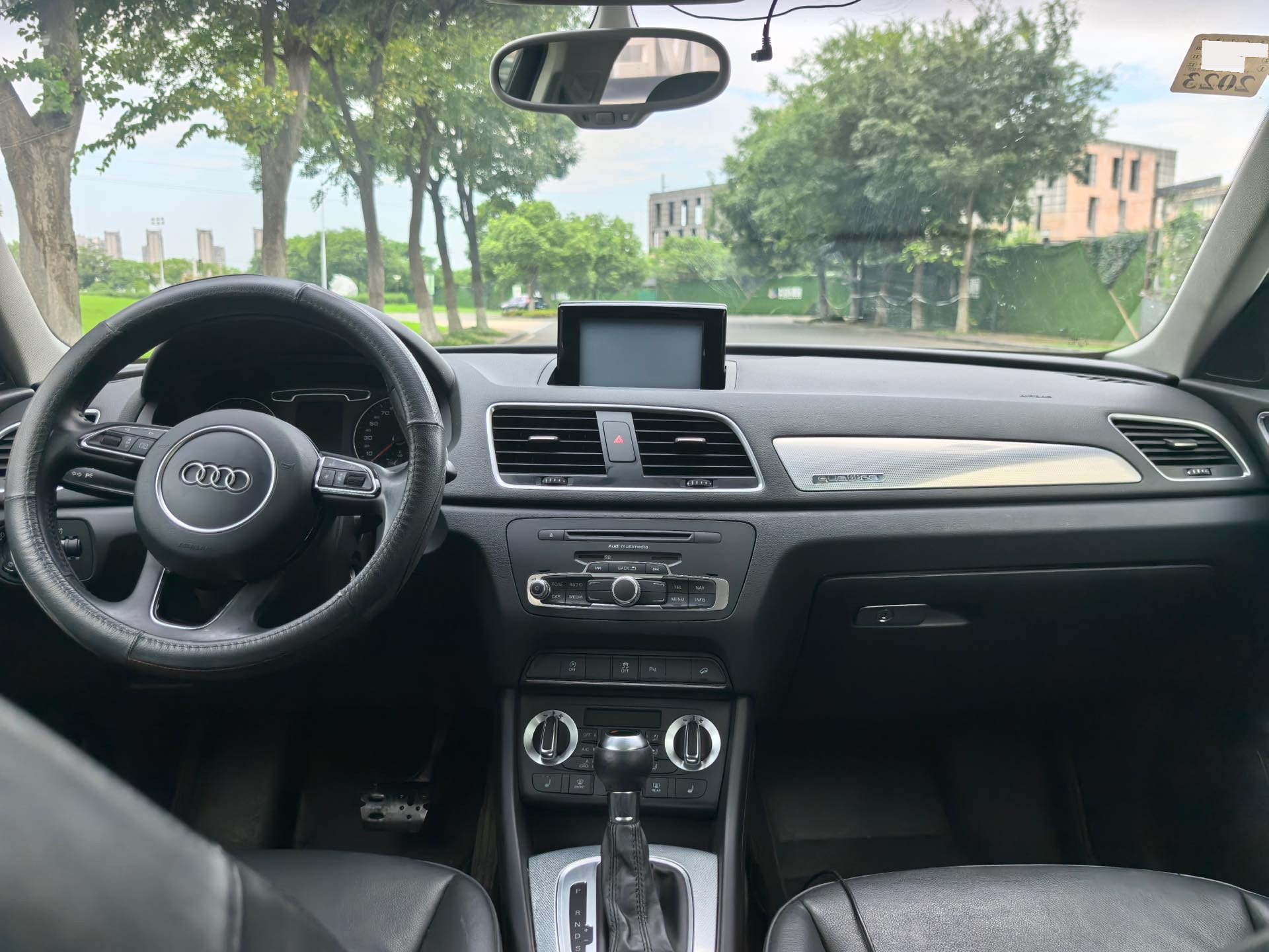 Audi Q3 2015 car image #6