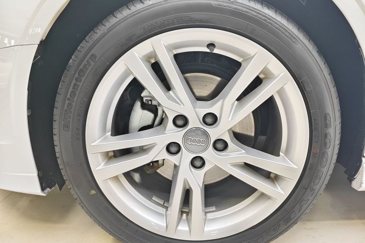 Audi A3 2019 car image #7