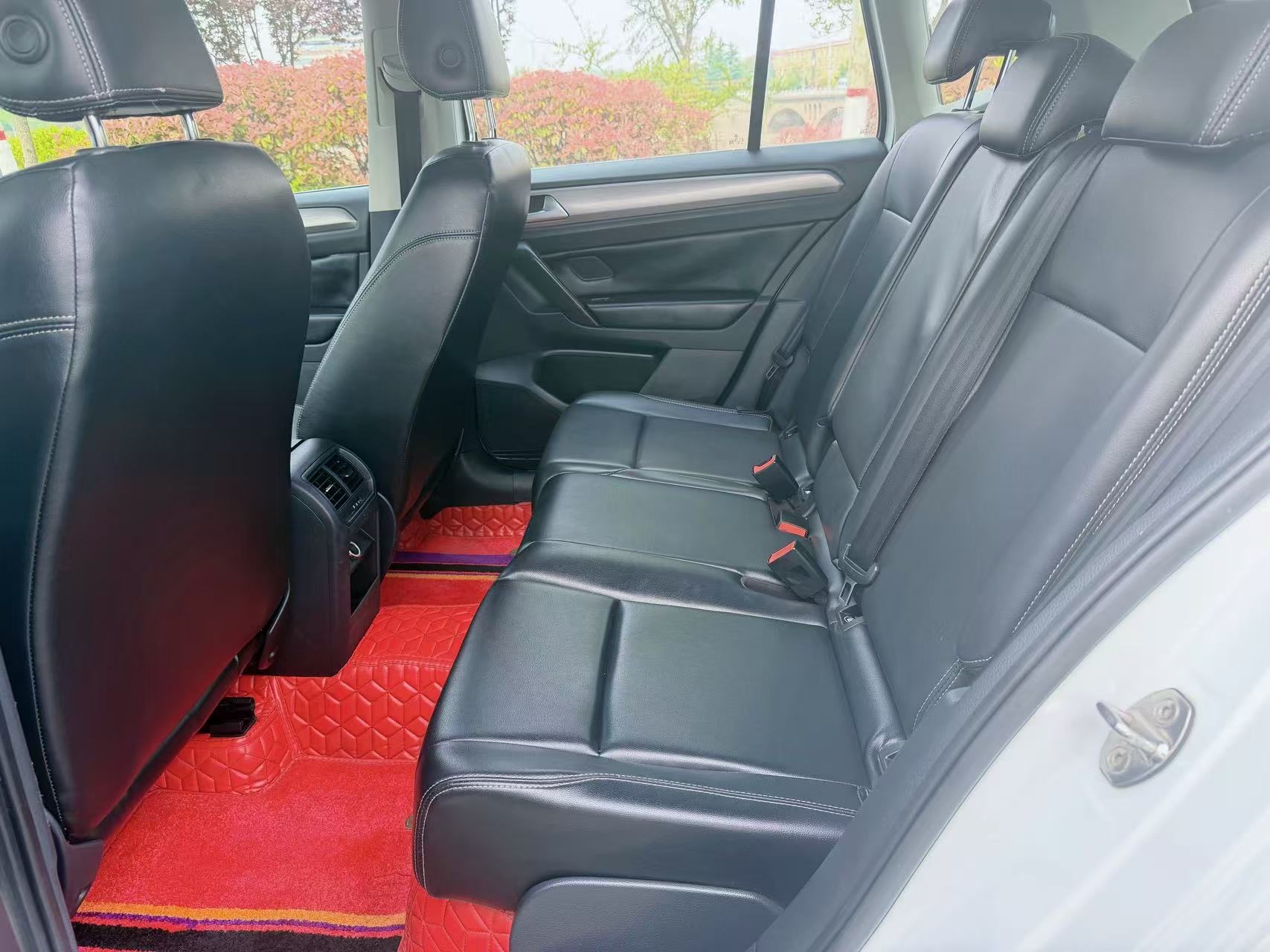 Volkswagen Golf Sportsvan 2018 صورة سيارة #5