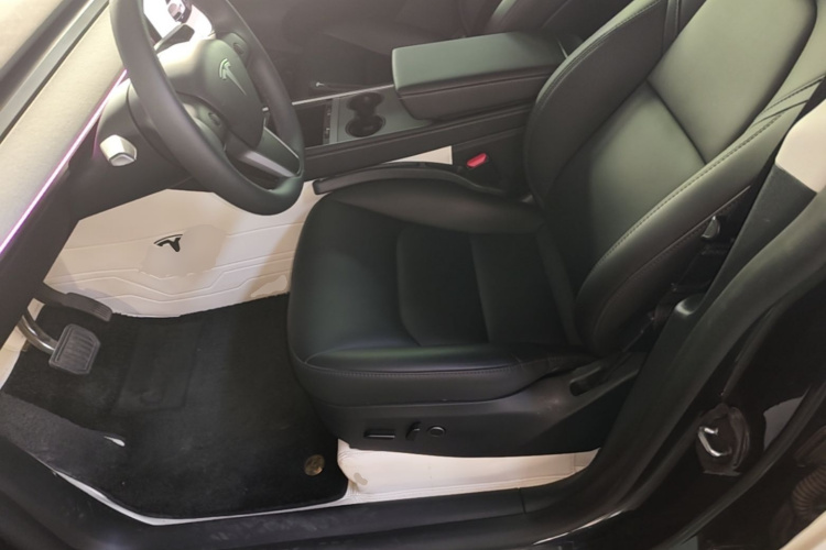 Tesla Model Y 2024 #15 Tesla Model Y 2024 car image #15