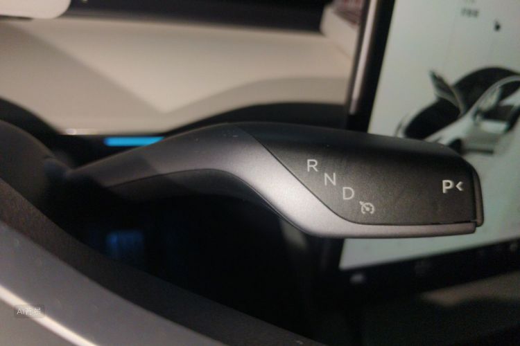Tesla Model Y 2022 imagem de carro #16
