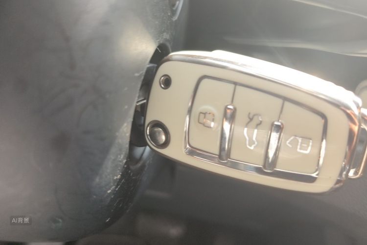Audi Q3 2019 car image #10