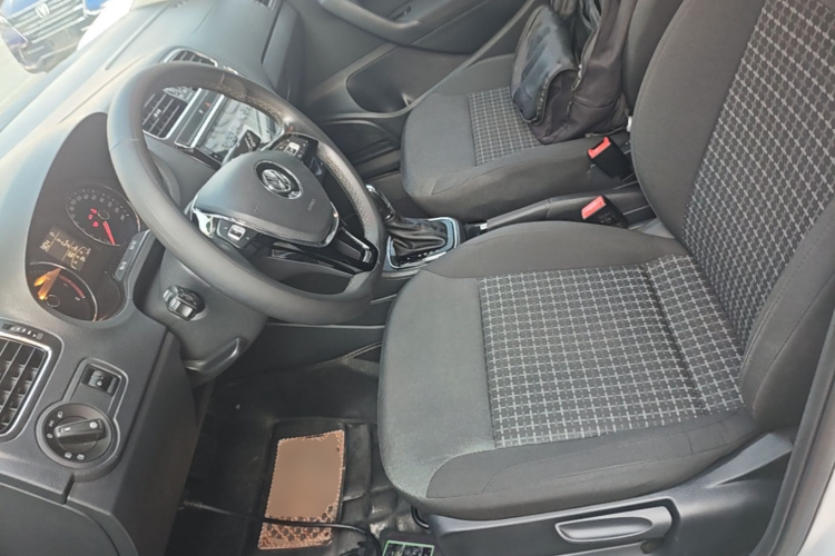 Volkswagen Polo 2017 #15 Volkswagen Polo 2017 car image #15