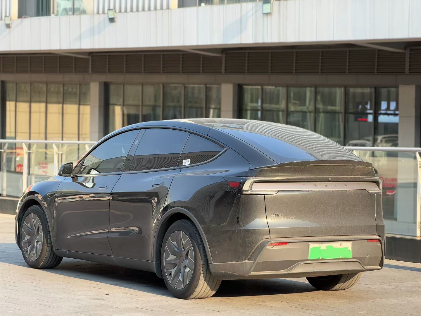 Tesla Model Y L 2026 #3 Tesla Model Y L 2026 imagen de coche #3