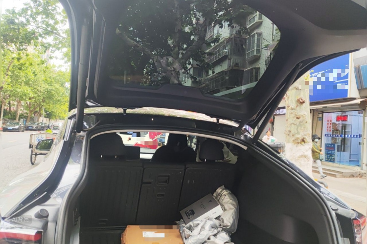 Tesla Model Y 2024 #21 Tesla Model Y 2024 car image #21