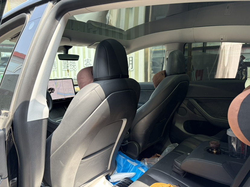Tesla Model Y 2022 car image #3