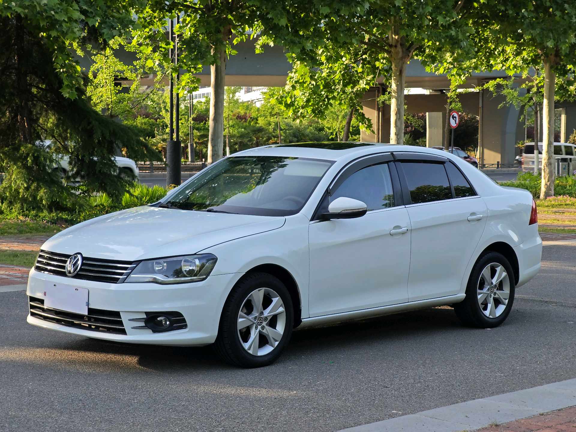 Volkswagen Bora 2013 Volkswagen Bora 2013 car image