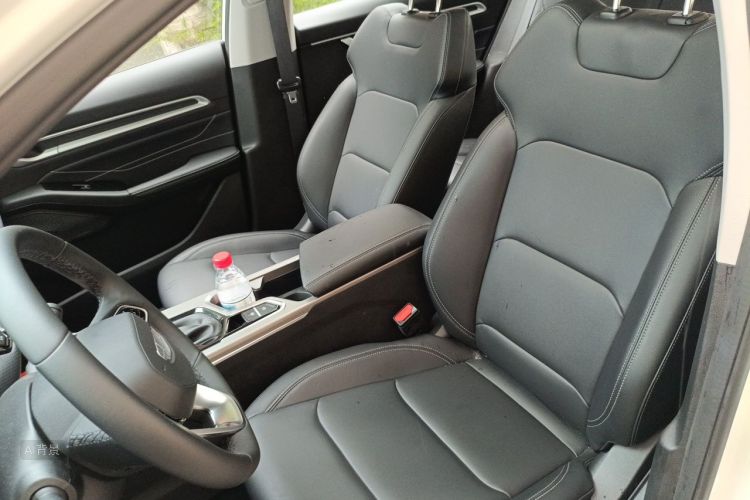 GEELY Emgrand 2025 car image #17