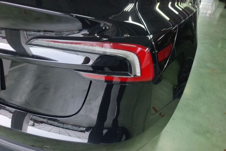 Tesla Model 3 2024 car image #8