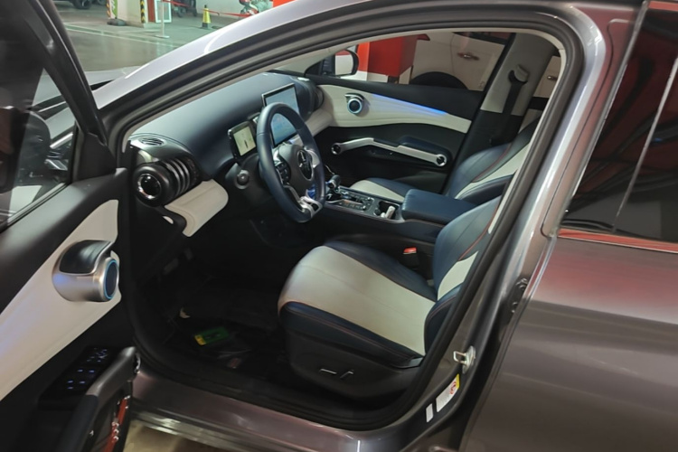 BYD Yuan Plus 2022 immagine di auto #15