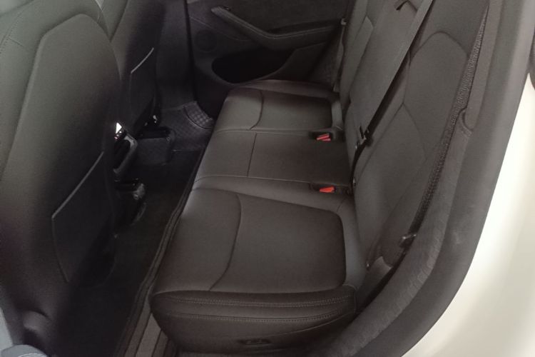 Tesla Model Y 2025 car image #17