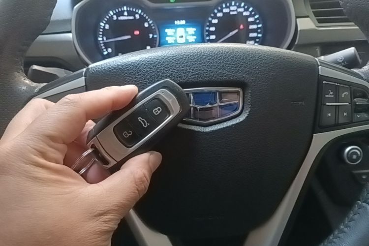 GEELY Emgrand 2017 #14 GEELY Emgrand 2017 car image #14