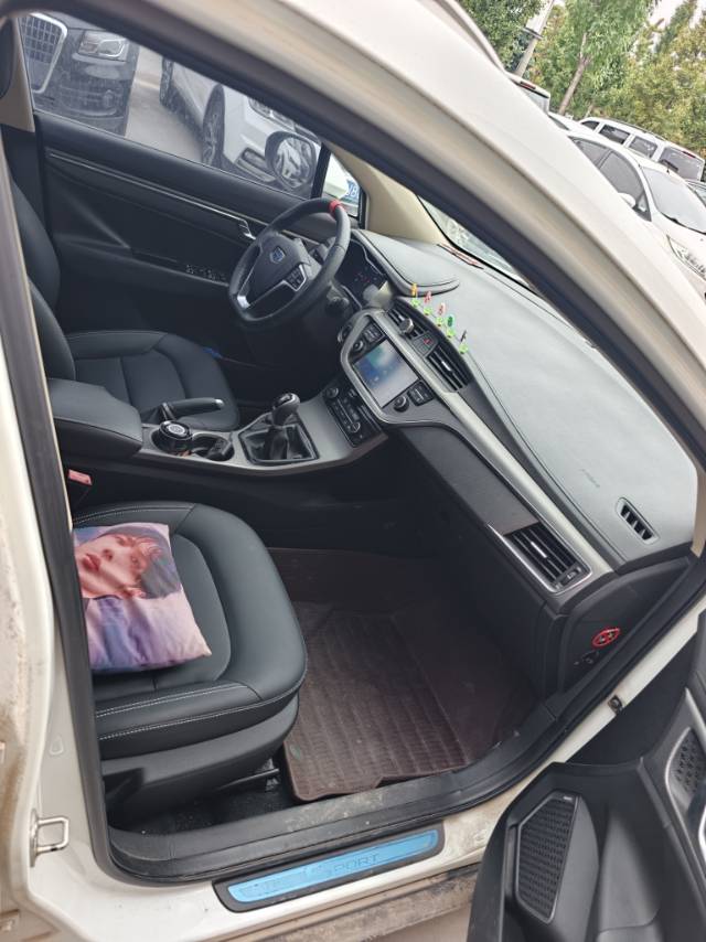 GEELY Emgrand GS 2017 car image #4