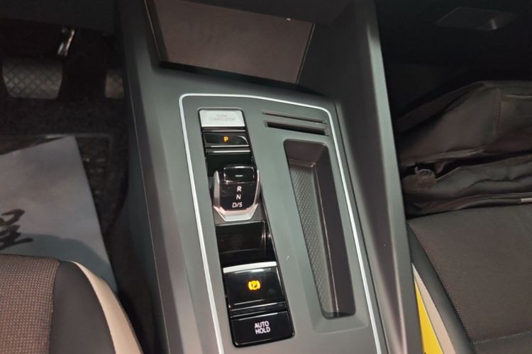 Volkswagen Golf 2021 car image #14