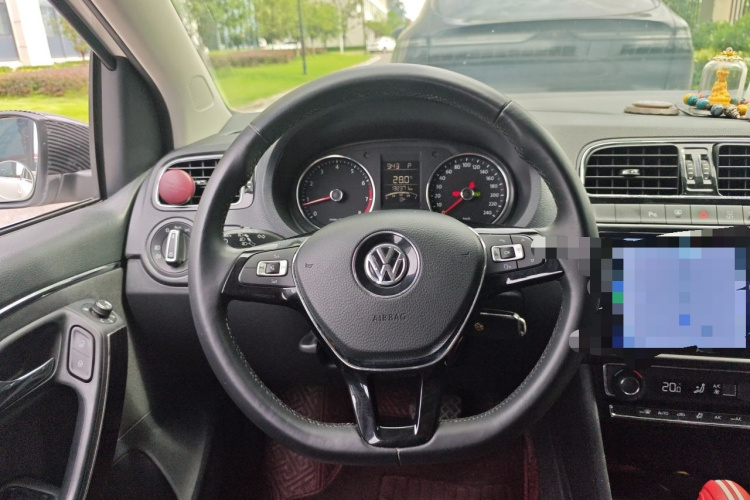 Volkswagen Polo 2015 #11 Volkswagen Polo 2015 car image #11