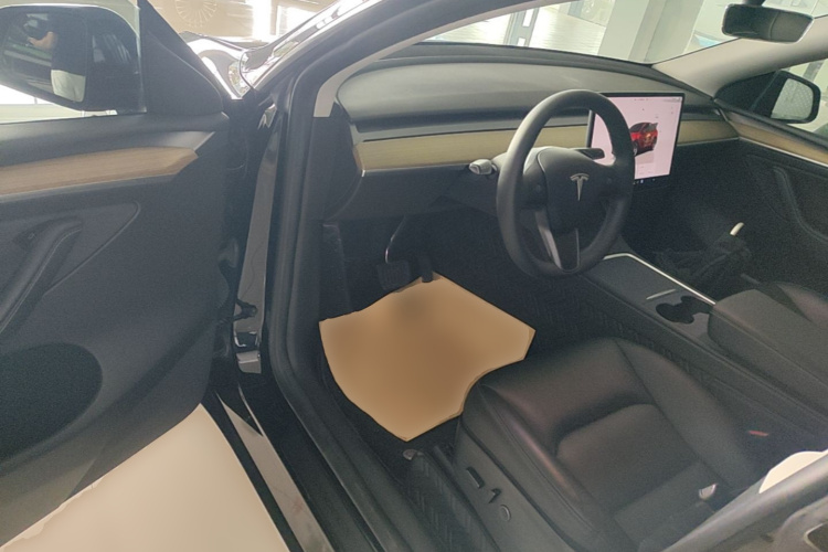 Tesla Model Y 2023 #16 Tesla Model Y 2023 car image #16