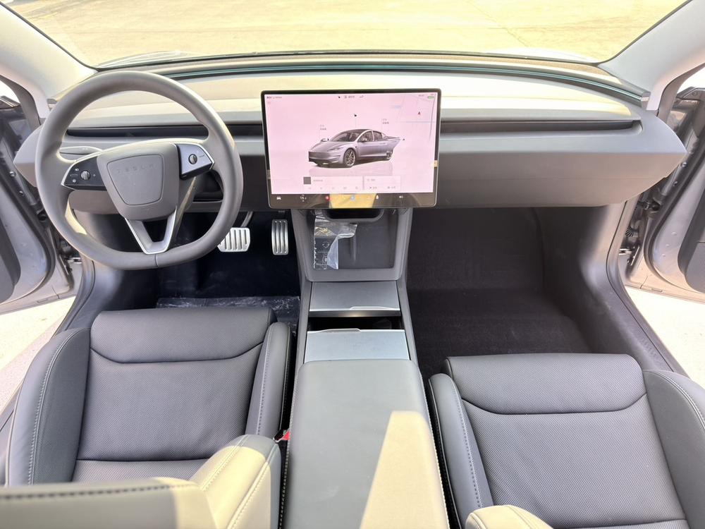 Tesla Model 3 2025 car image #7
