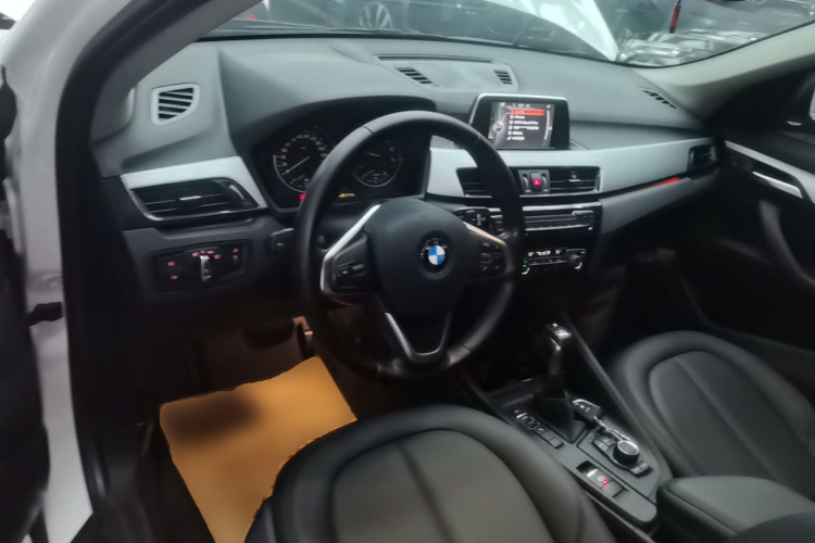 BMW X1 2017 car image #10