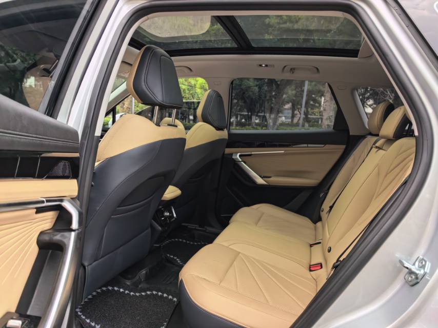 GEELY Boyue L 2023 car image #4