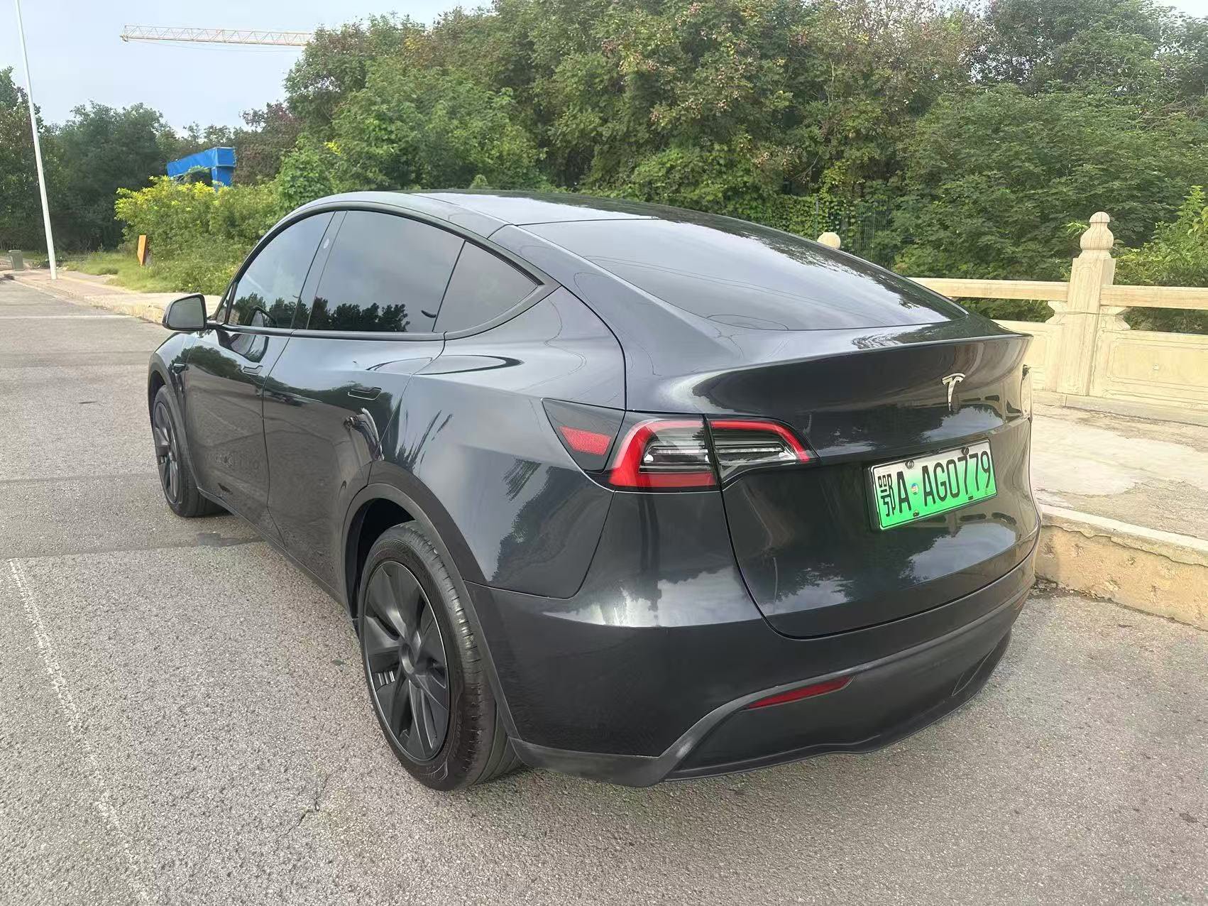 Tesla Model Y 2024 car image #2