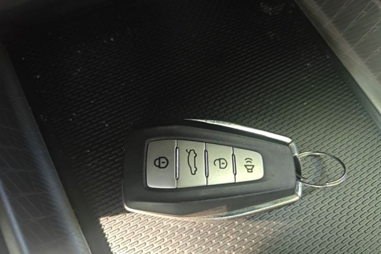 GEELY Emgrand 2024 car image #9