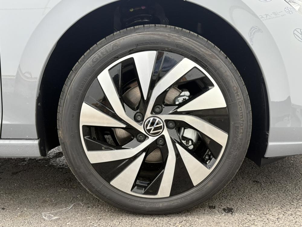 Volkswagen Golf car image #6