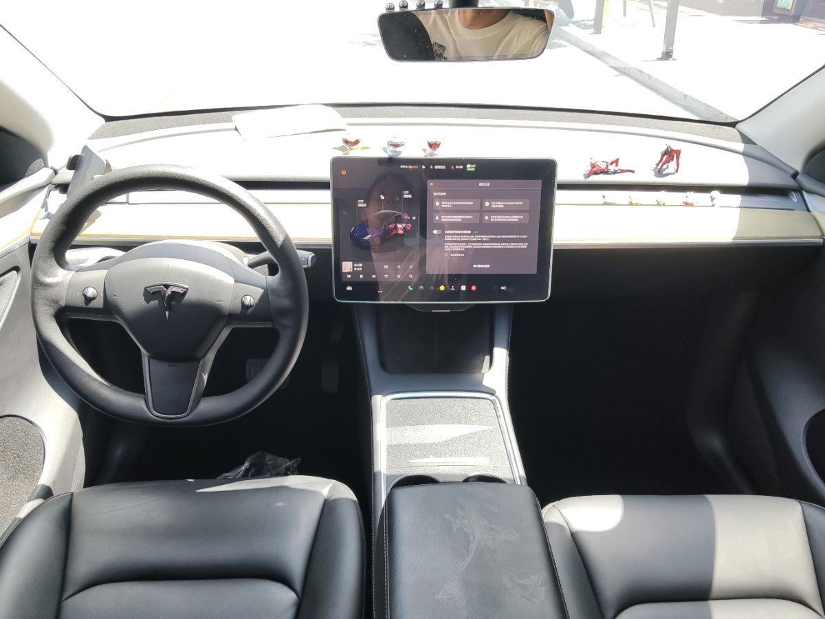 Tesla Model Y 2023 car image #6